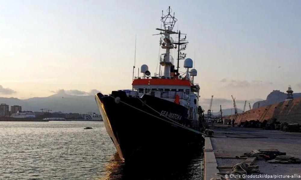 Η Ιταλία βάζει «φρένο» στους διασώστες του Sea Watch
